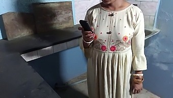 Indian Repairman Gives A Blowjob In The Kitchen