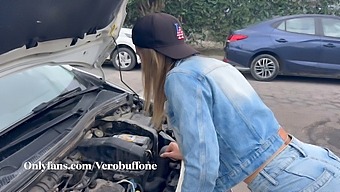 大きなお尻のラテン系女性がhdポルノパロディで機械的に助けられる