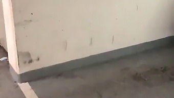Zbirka Javnih Seks Aktov Posneta Na Mobilniku