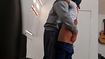 Skrytá Kamera Zachytáva Moju Nevlastnú Sesternicu Yoselin Colombia V Horúcom Videu