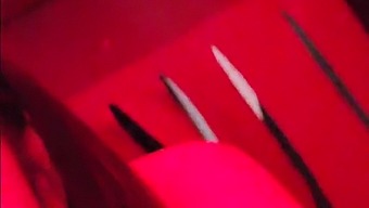 Dołączam Do Imprezy Swingersów I Poddaję Się Anonimowemu Seksowi Analnemu, Krzycząc Z Przyjemności